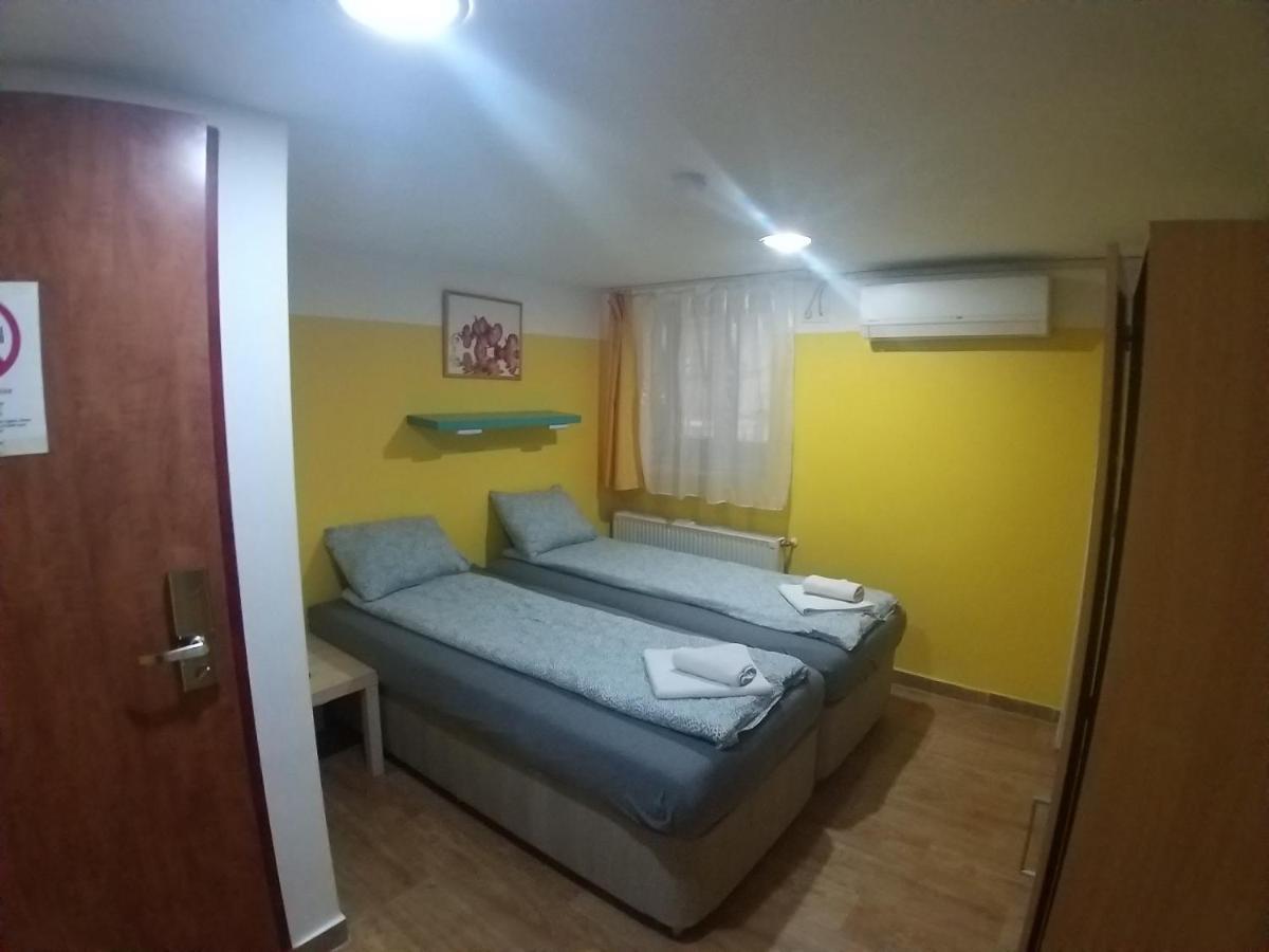 Deniz Guesthouse Budapest Exteriör bild