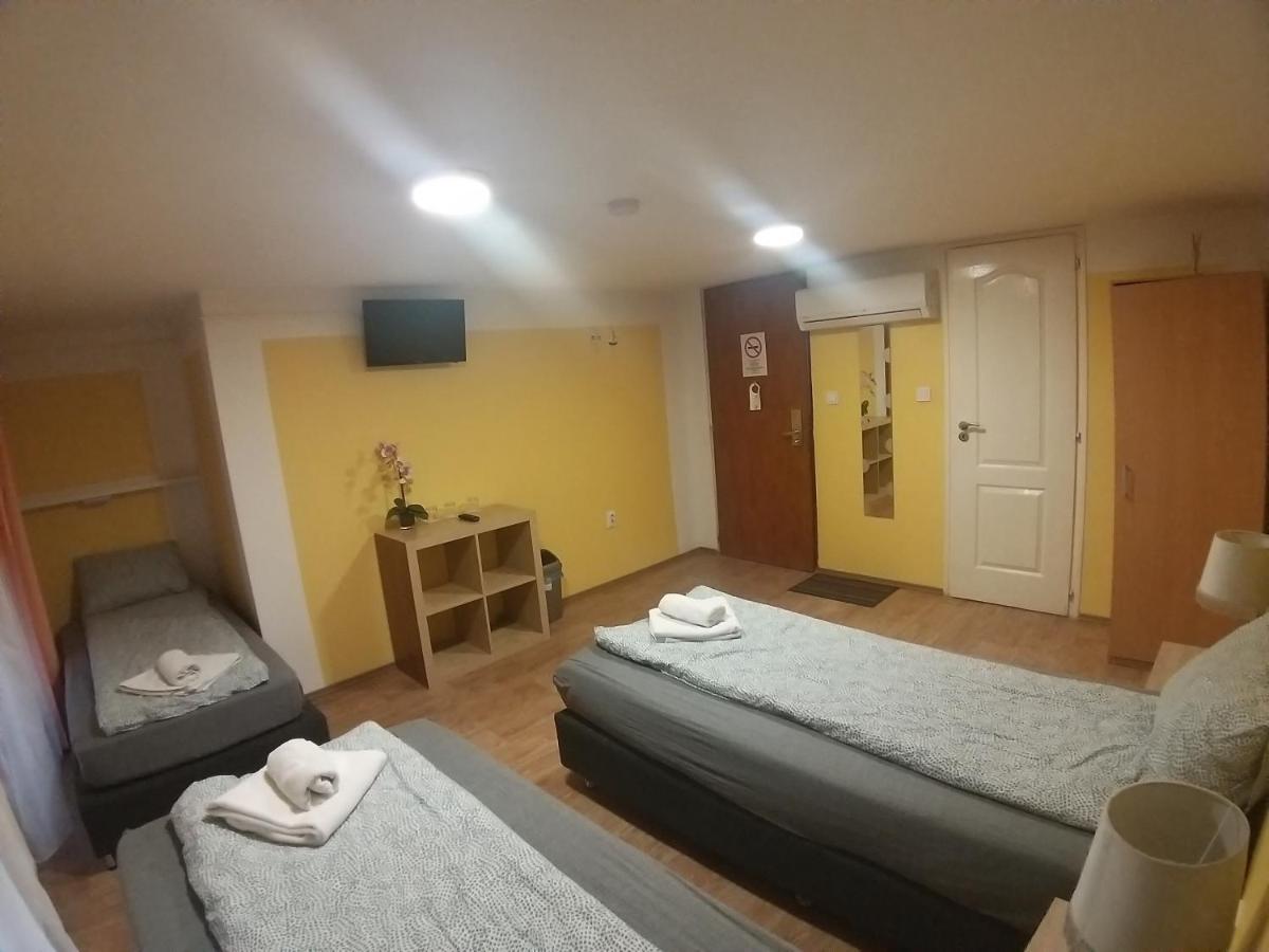 Deniz Guesthouse Budapest Exteriör bild