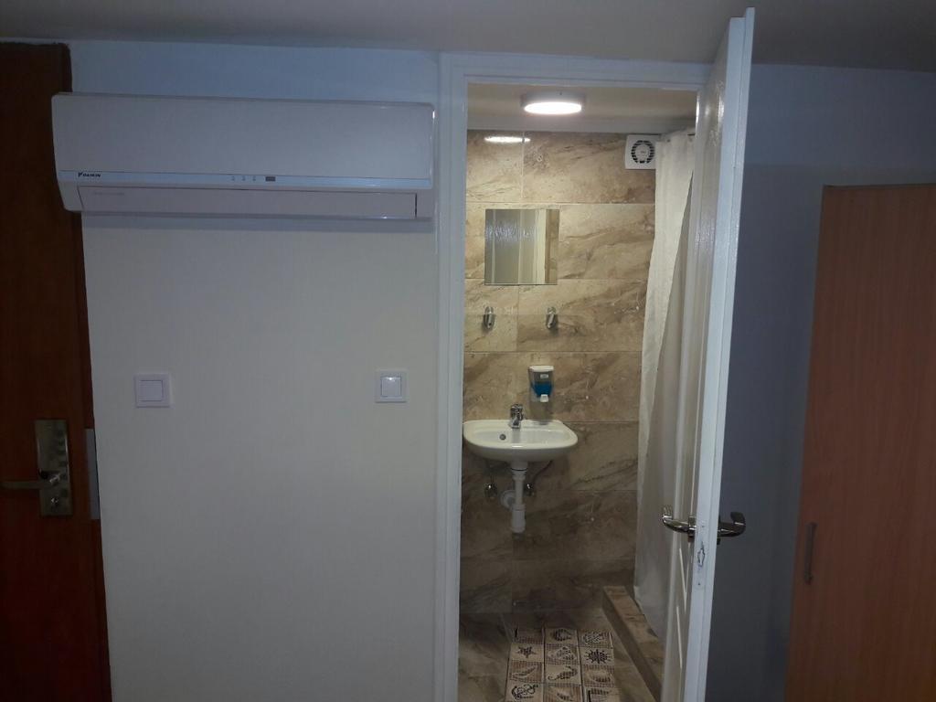Deniz Guesthouse Budapest Exteriör bild